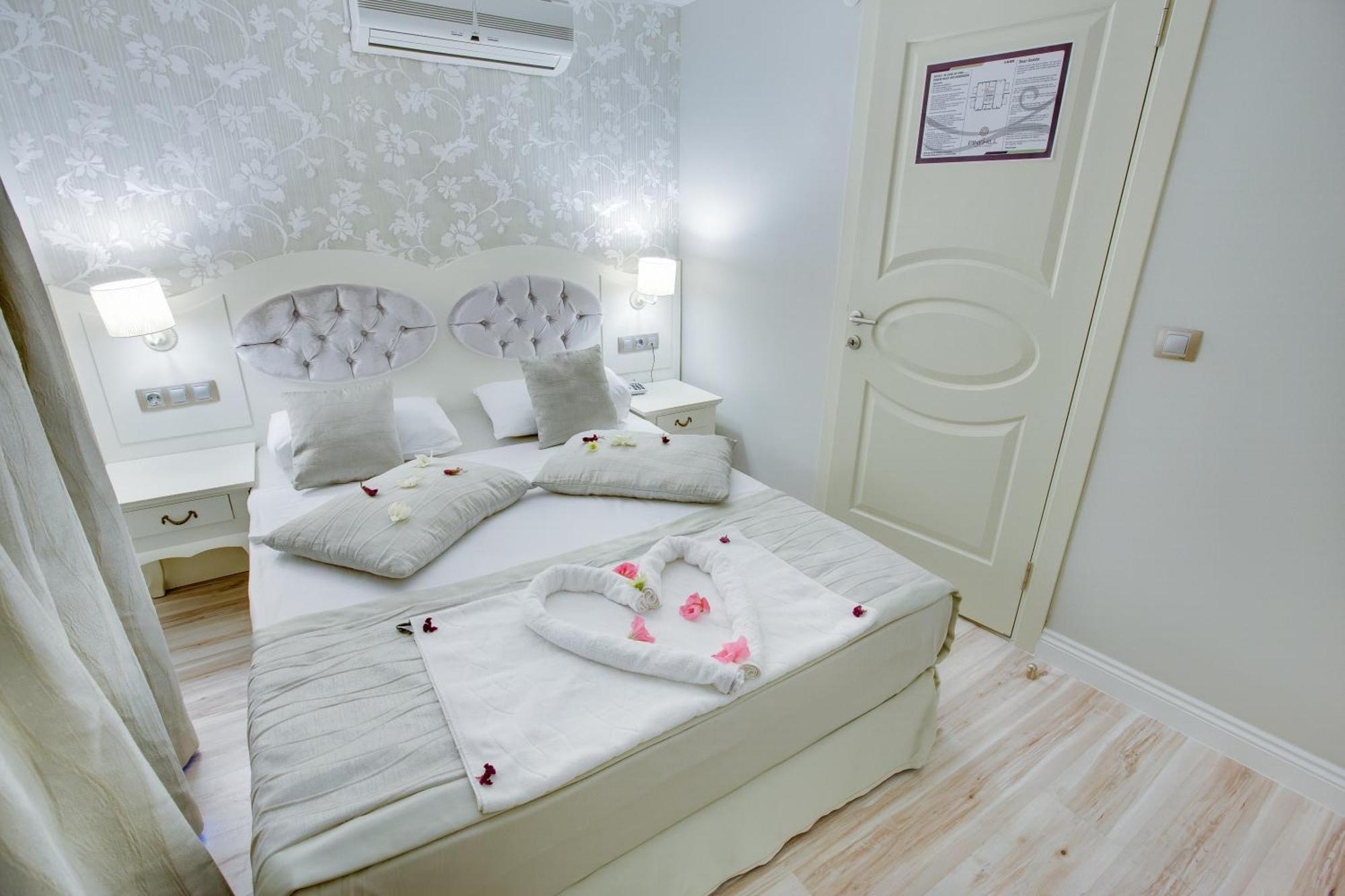אולודניץ Pinehill Hotel & Suites מראה חיצוני תמונה