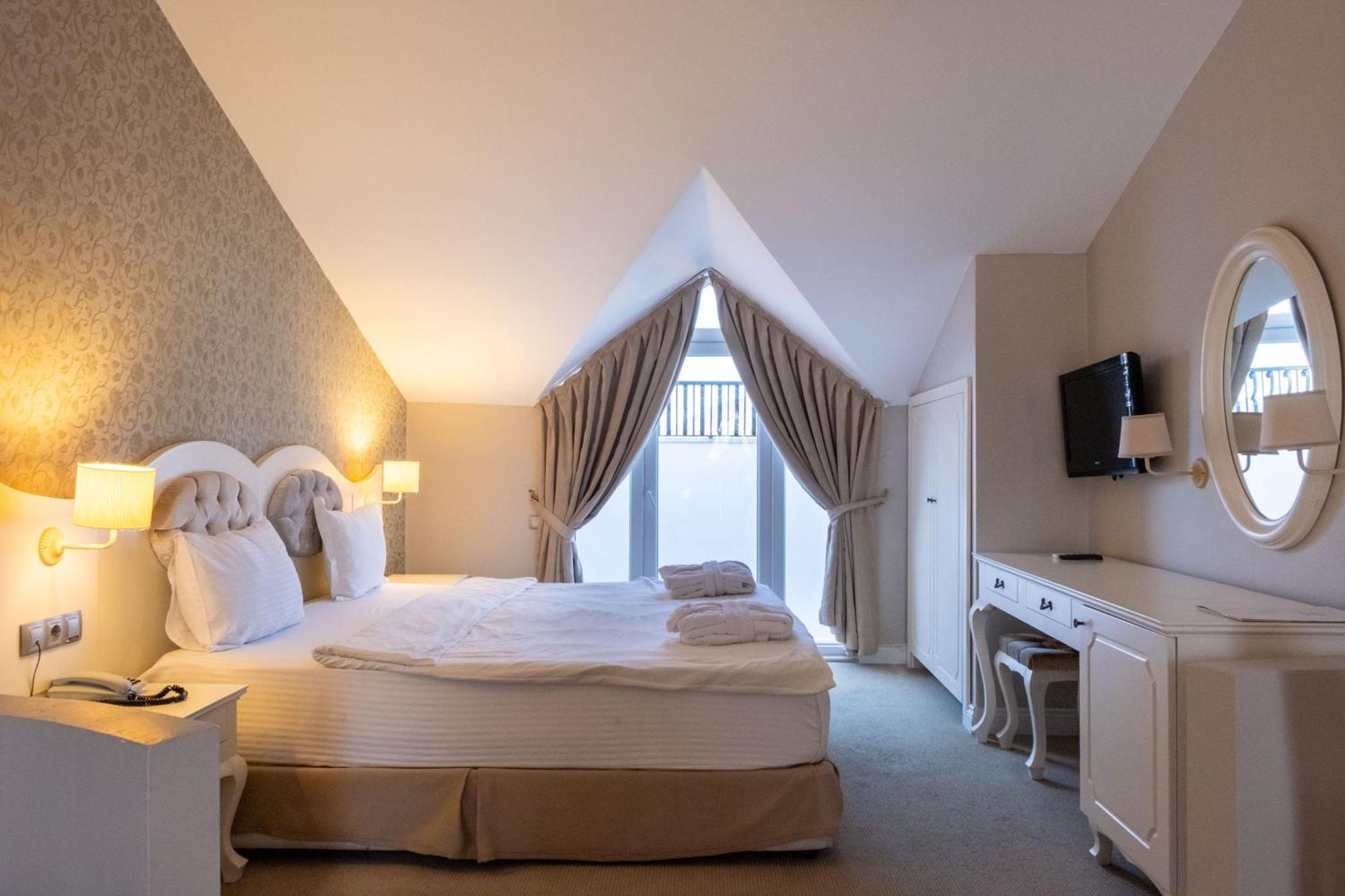 אולודניץ Pinehill Hotel & Suites מראה חיצוני תמונה