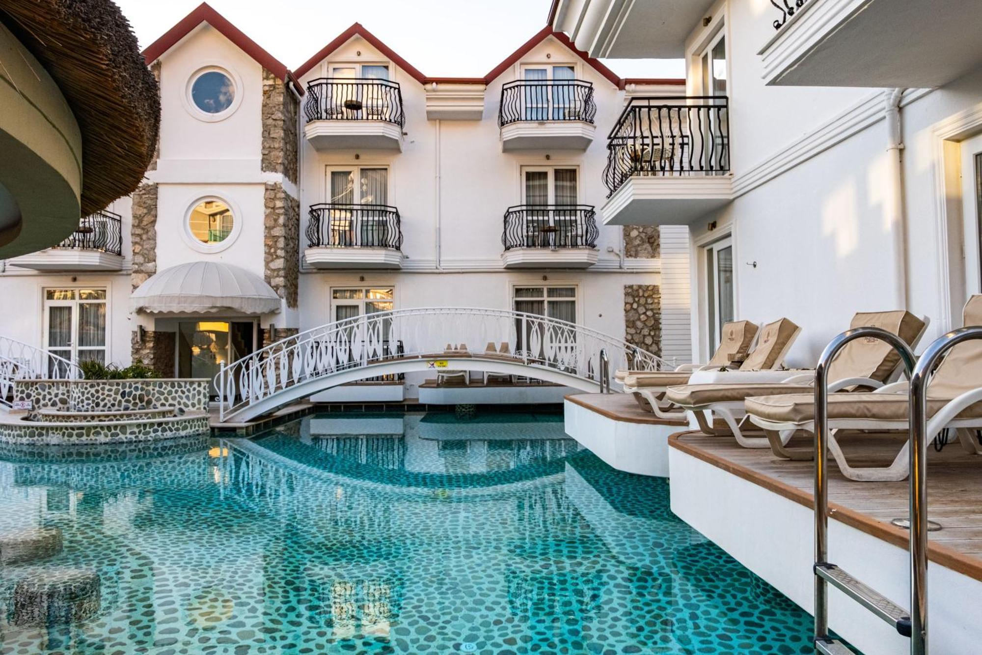 אולודניץ Pinehill Hotel & Suites מראה חיצוני תמונה