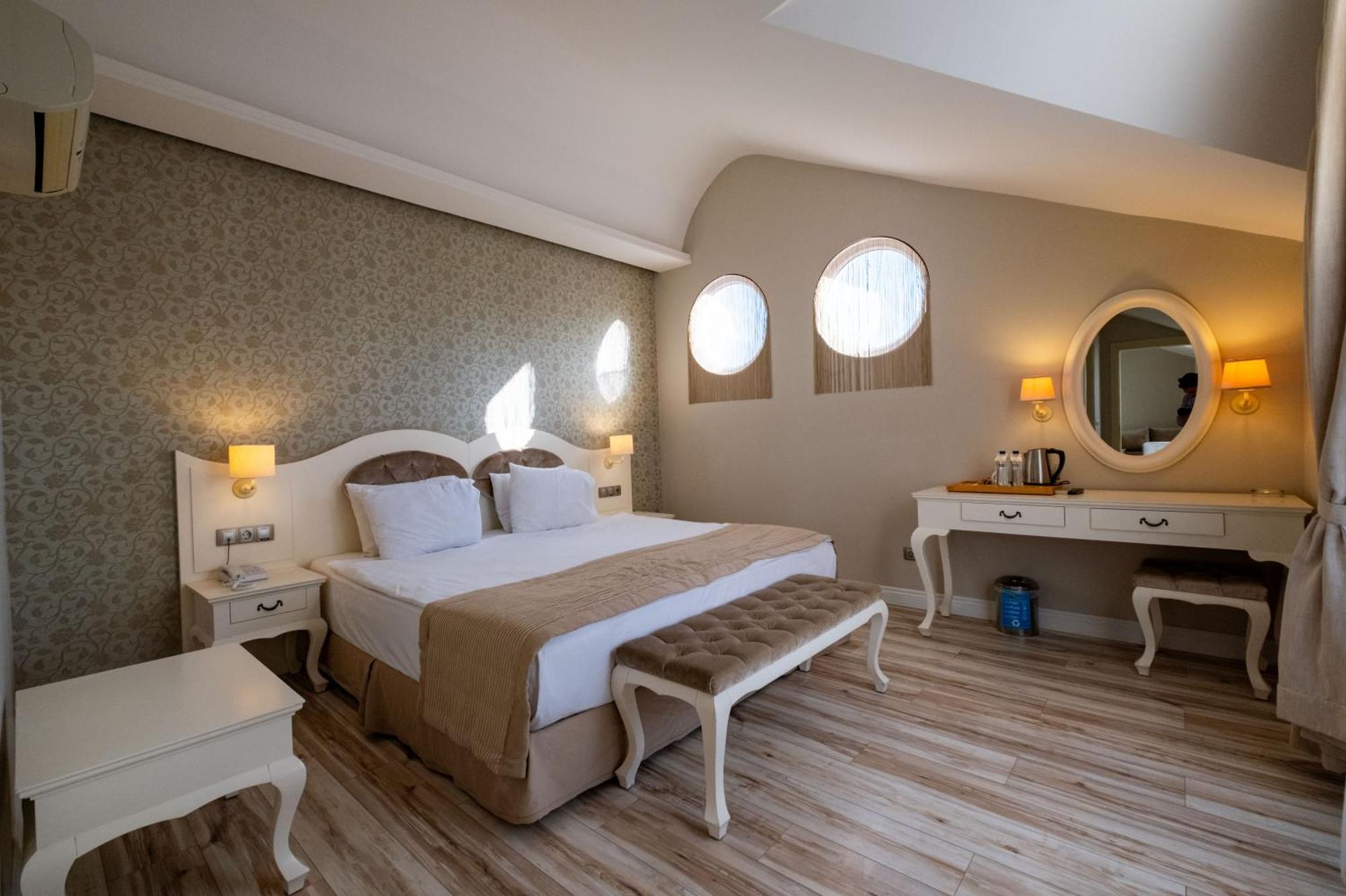 אולודניץ Pinehill Hotel & Suites מראה חיצוני תמונה