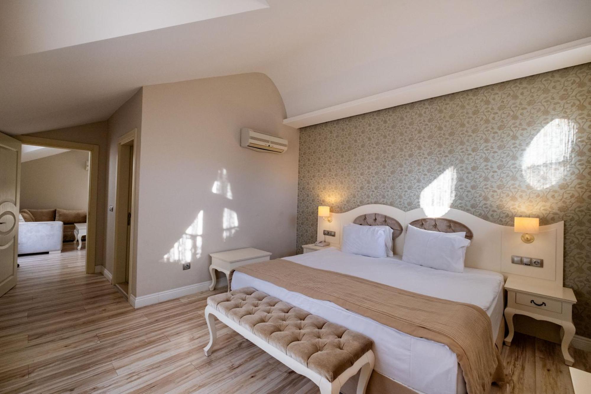 אולודניץ Pinehill Hotel & Suites מראה חיצוני תמונה