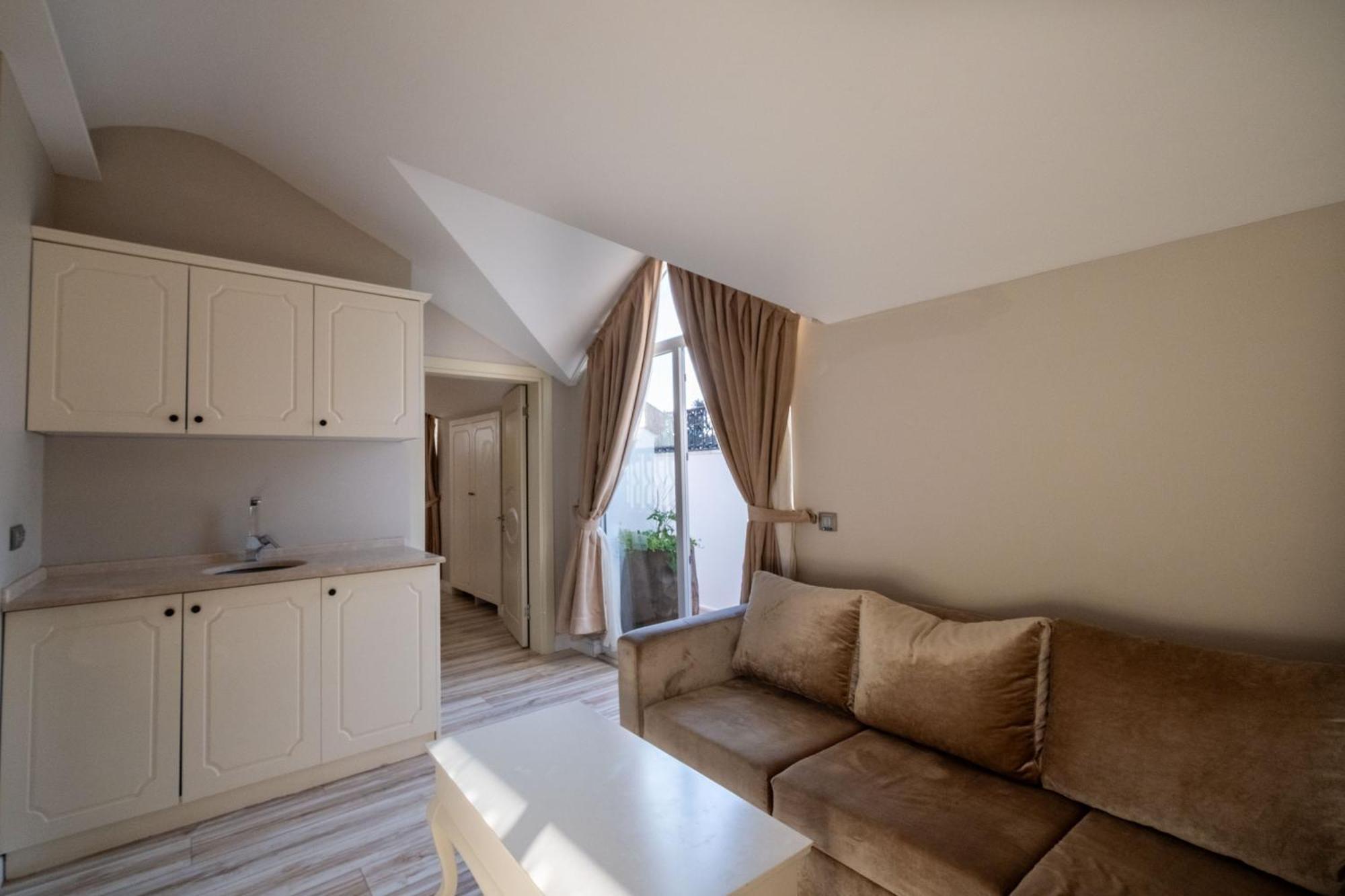 אולודניץ Pinehill Hotel & Suites מראה חיצוני תמונה