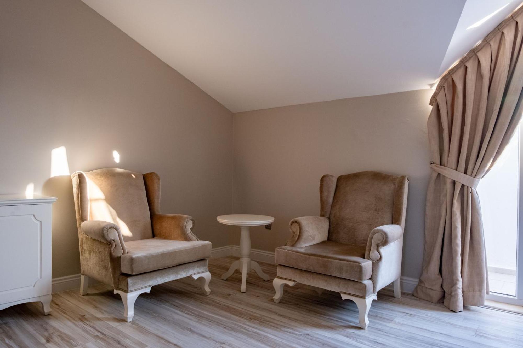 אולודניץ Pinehill Hotel & Suites מראה חיצוני תמונה
