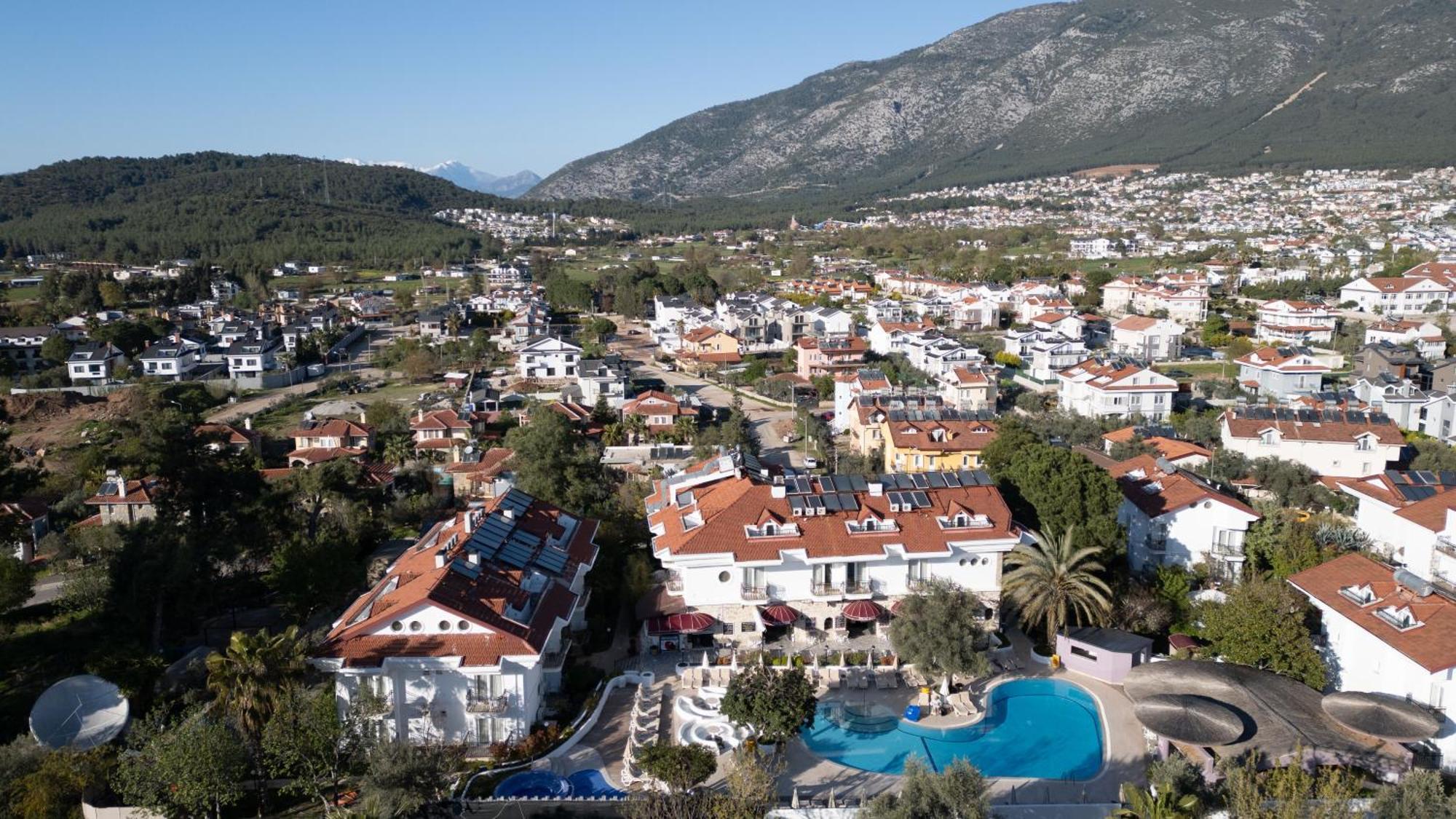 אולודניץ Pinehill Hotel & Suites מראה חיצוני תמונה