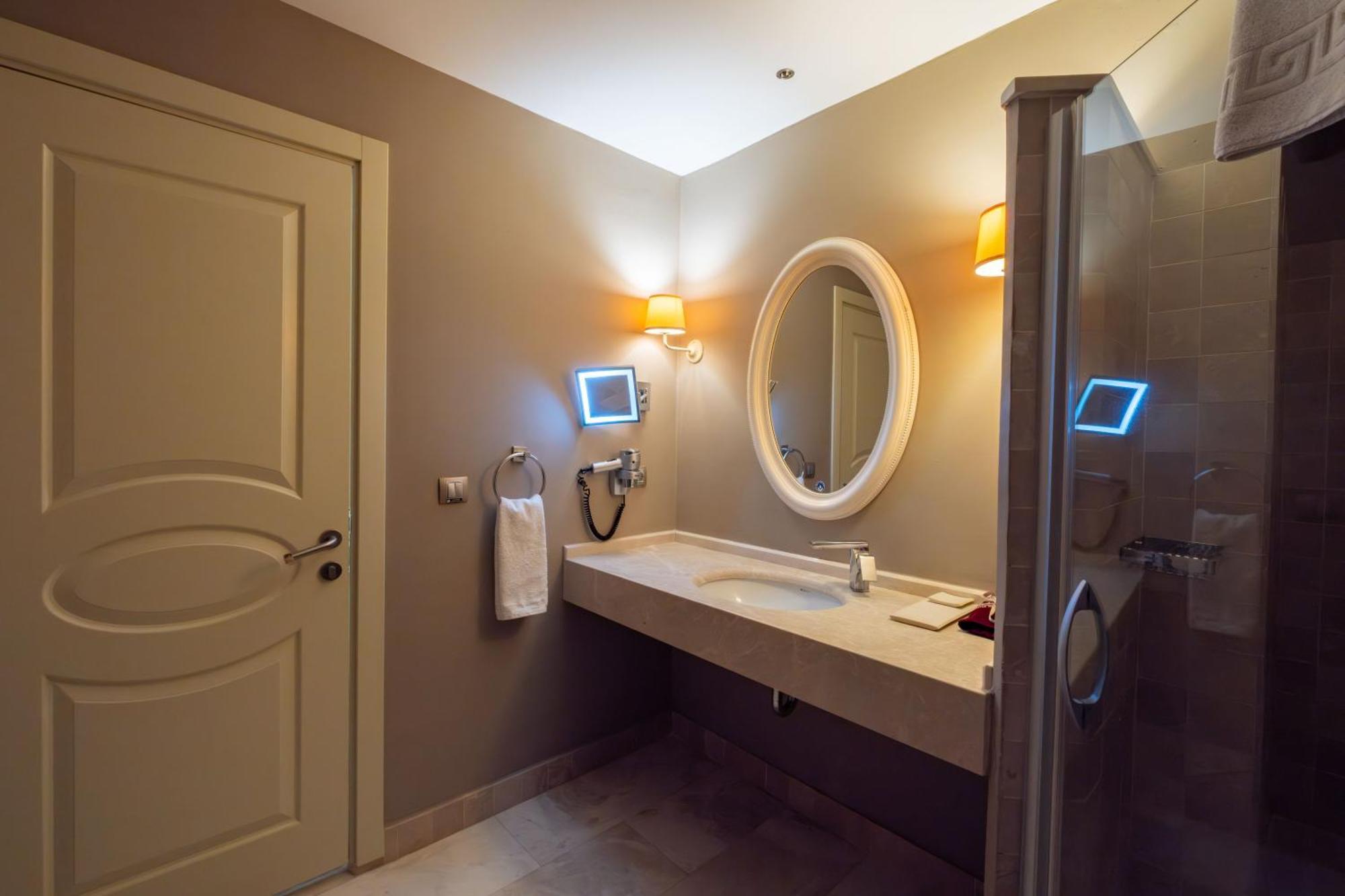 אולודניץ Pinehill Hotel & Suites מראה חיצוני תמונה