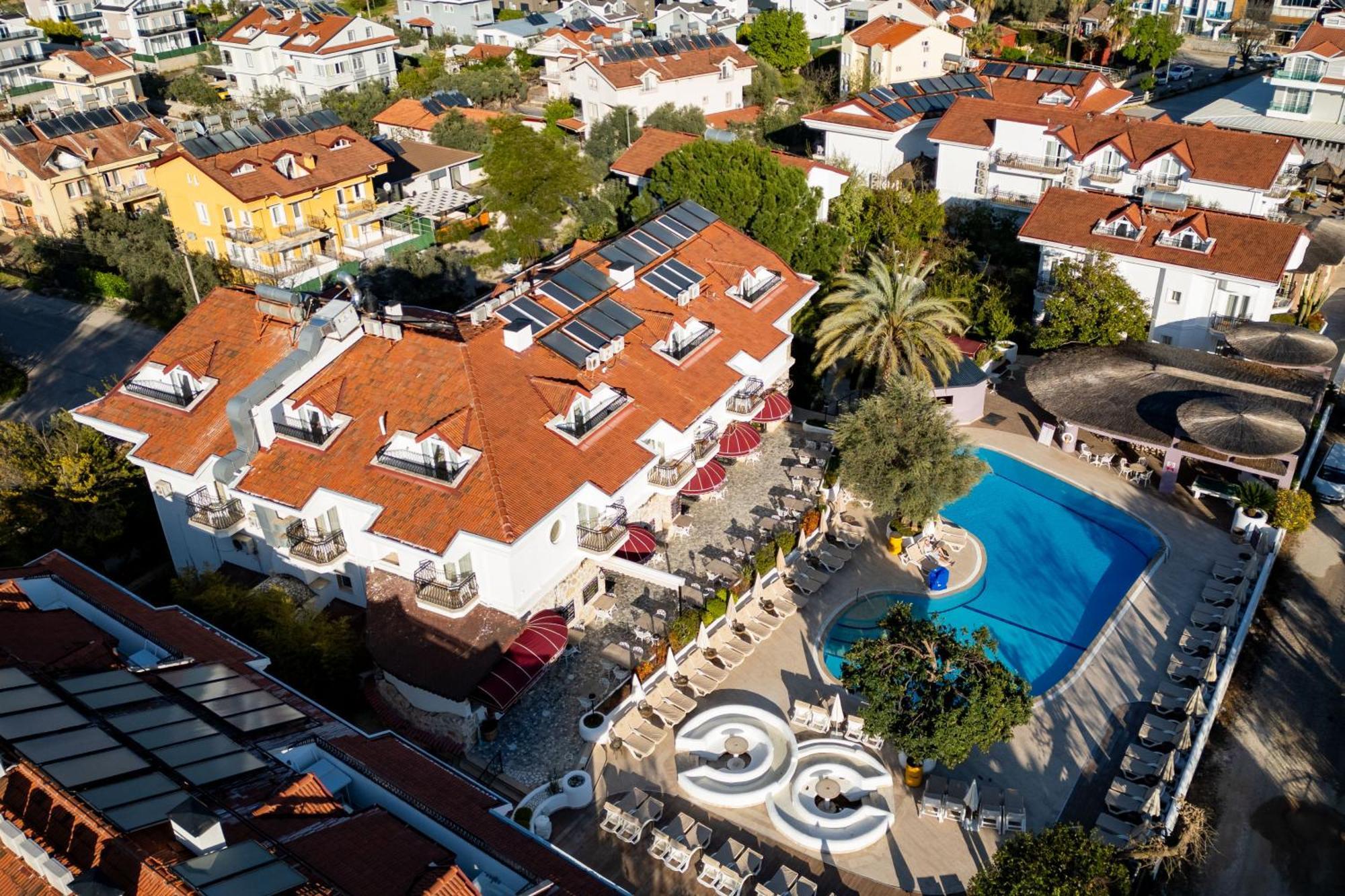 אולודניץ Pinehill Hotel & Suites מראה חיצוני תמונה