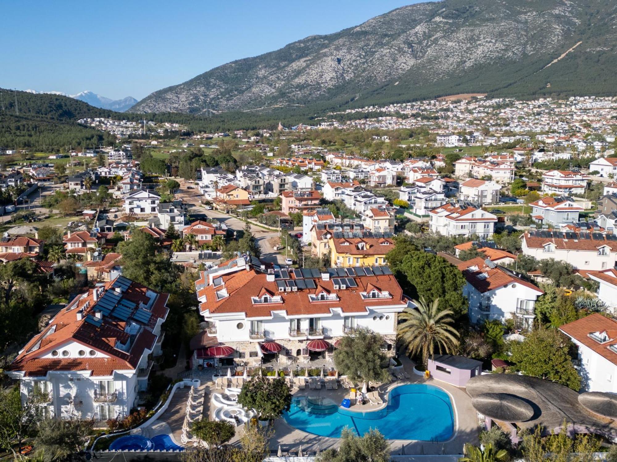אולודניץ Pinehill Hotel & Suites מראה חיצוני תמונה