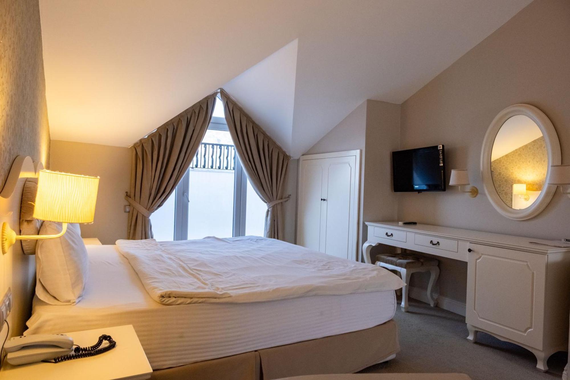אולודניץ Pinehill Hotel & Suites מראה חיצוני תמונה